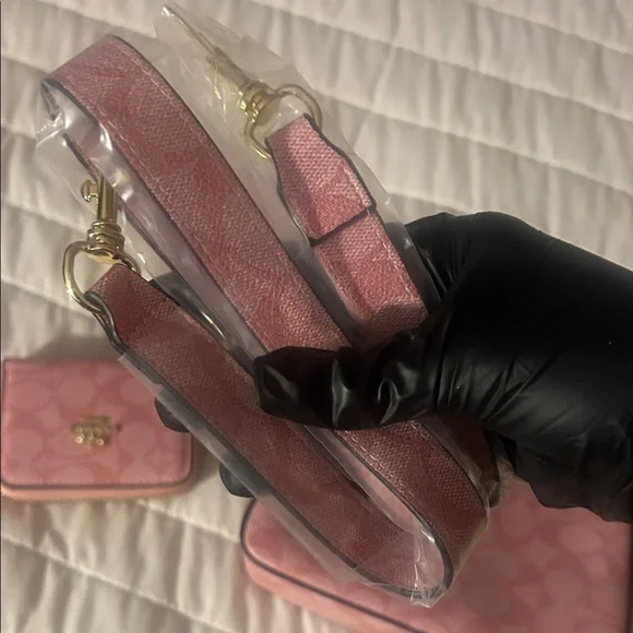 Coach Pink Signature Pattern Bag Set - Picture 5 of 12